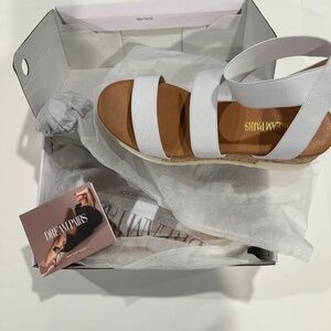 DREAM PAIRS Casual Platform Sandals - Size 9 - NEW‎ IN BOX.